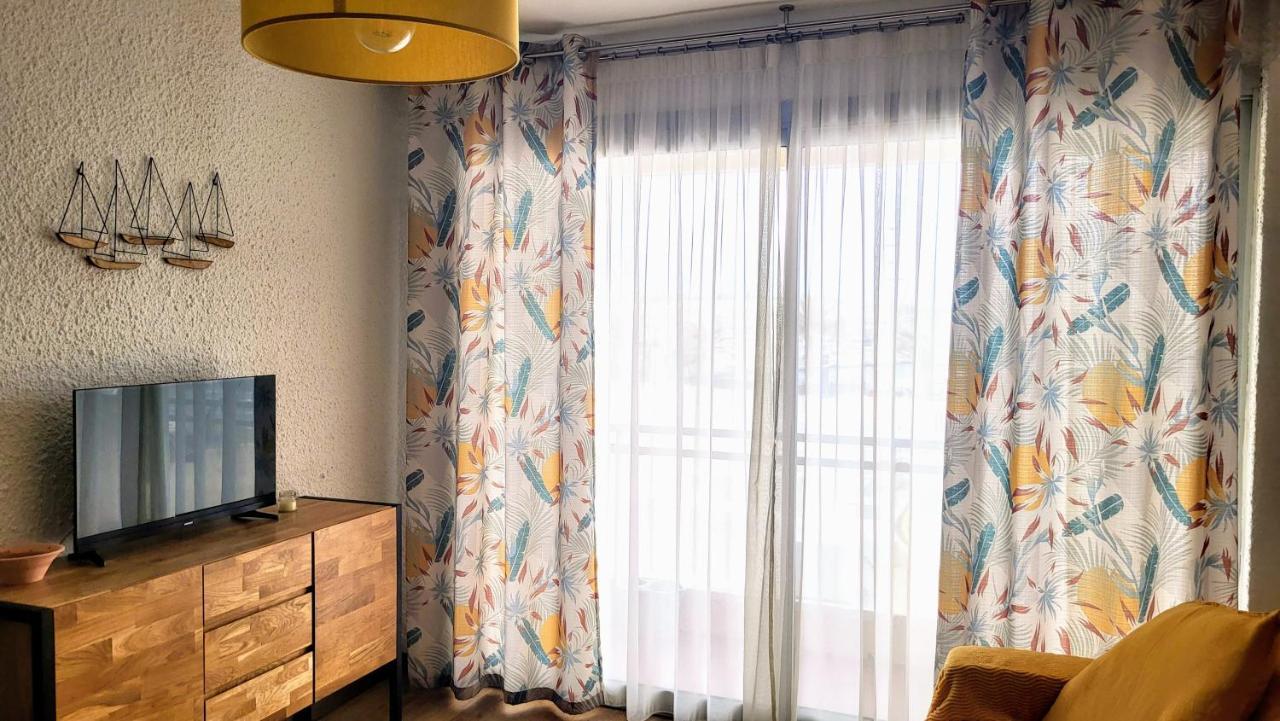 Adorable Petit Appartement Avec Magnifique Vue Sur Le Port De Canet Exteriér fotografie